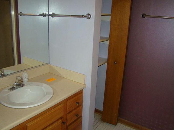 4th image of 5016 E Circle Dr #1103