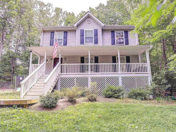 8520 Daryl Dr, Lusby, MD 20657