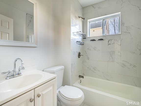 4th image of 340 Pleasantview Ave Floor 1