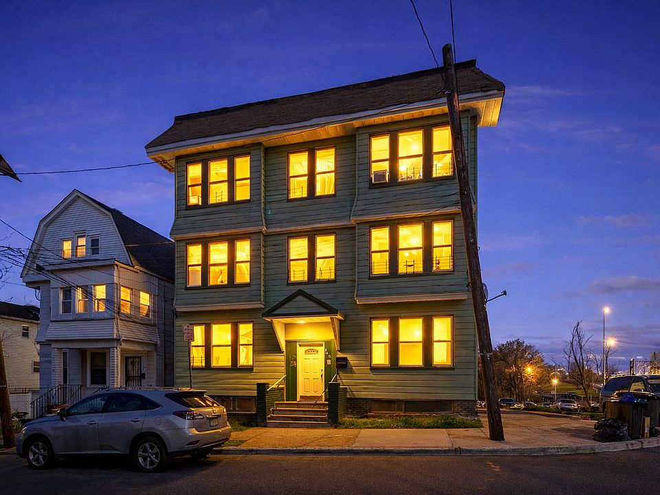 1st image of 440 Jelliff Ave #1-L