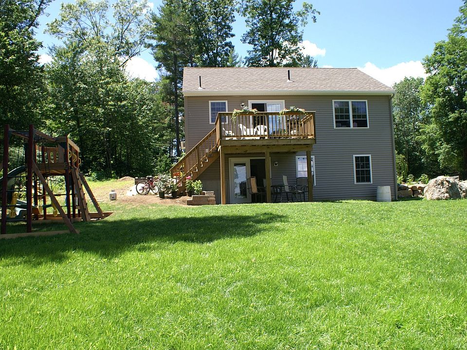 2nd image of 11 Atwater Pl