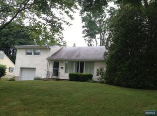 30 Leonard Ter, Wayne, NJ 07470