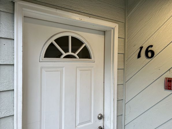 700 NE Johnson St APT 16