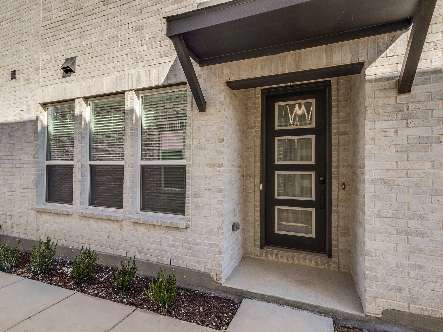 8821 Enclave Way — Photo 3