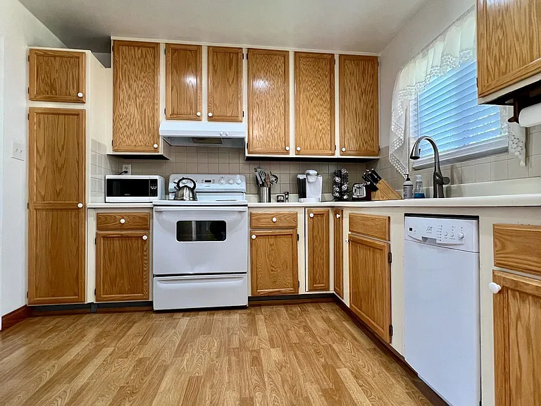 311 Fairview Dr — Photo 5