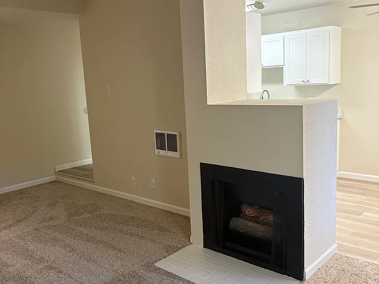 Riverdeck Apartments — Photo 44