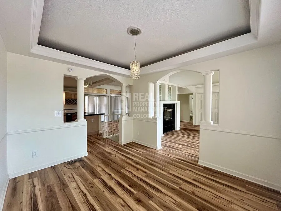 Beautifully Updated Home Located in the Heart of Aurora - Move In Date Flexible — Photo 3