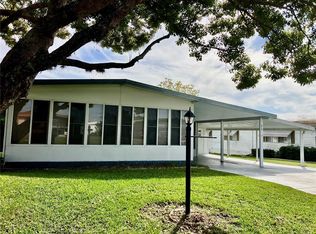 912 Beechwood Ave, Lady Lake, FL 32159