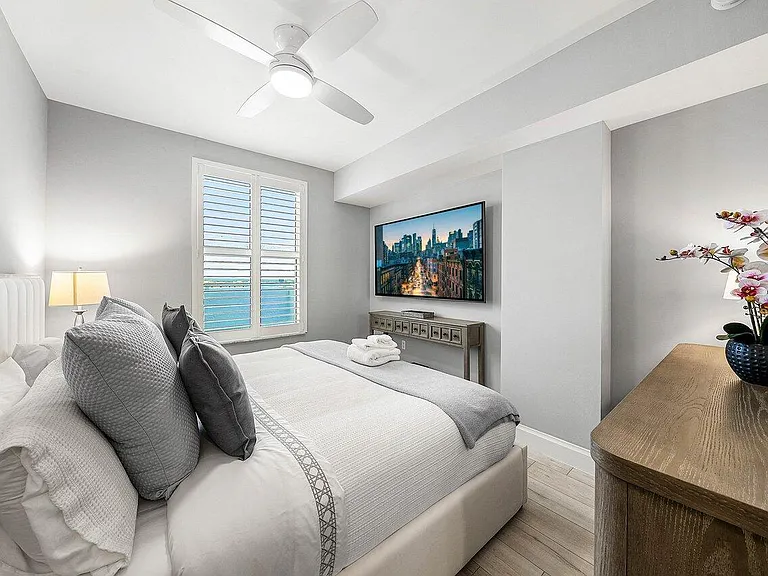 255 Evernia St #1115 — Photo 18