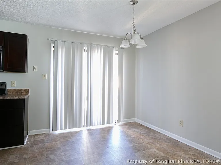 613 Mosswood Ln — Photo 5