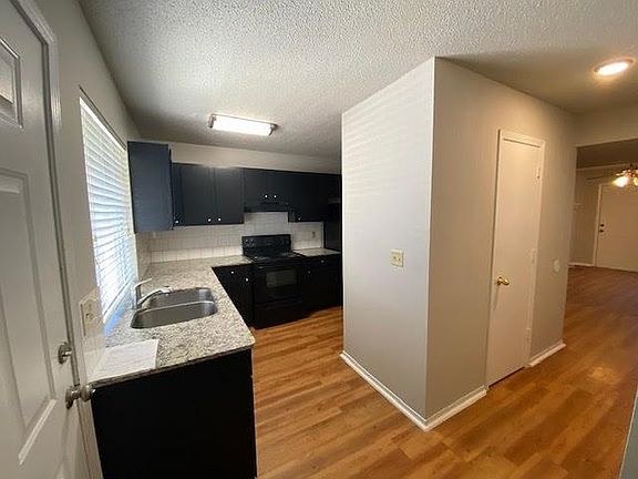 5th image of 2430 N Brophy Cir