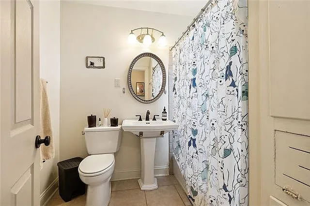 1104 Jena St — Photo 15