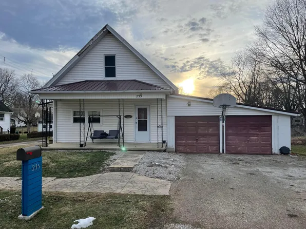 235 N Main St, New Holland, OH 43145