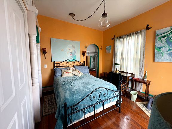 4th image of 724 Deery St