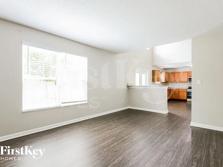 7025 Village Oaks Dr — Photo 6