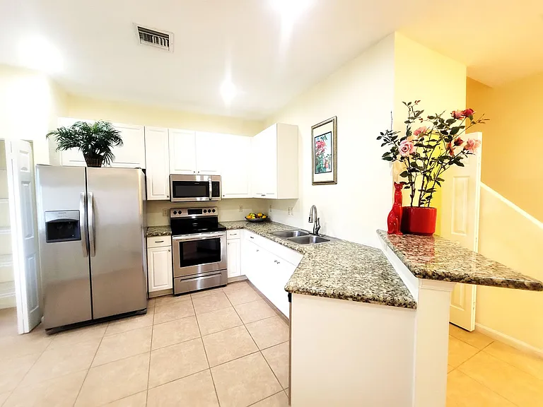 2582 Langrove Ln SW — Photo 6