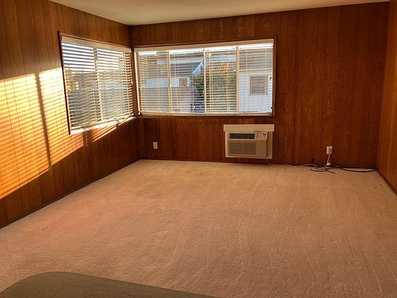 4th image of 501 1/2 Poinsettia Ave