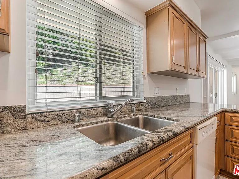 1181 Somera Rd — Photo 13