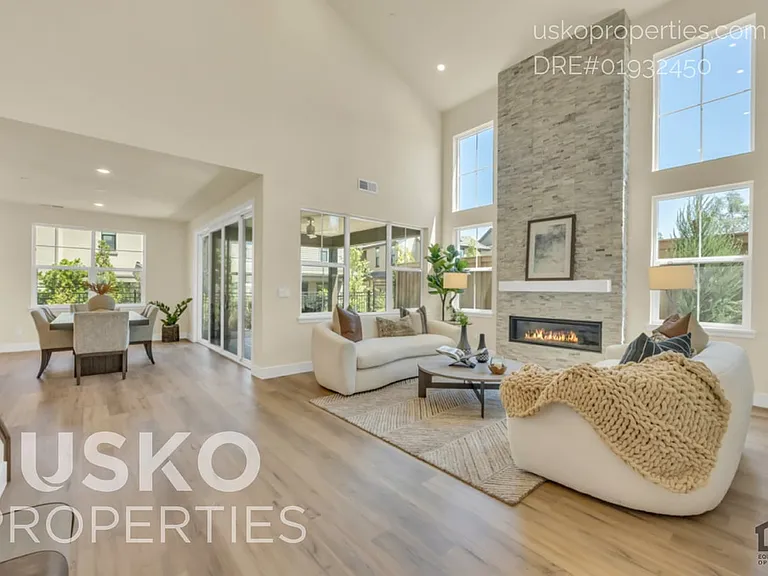 7095 Soleil Way — Photo 10