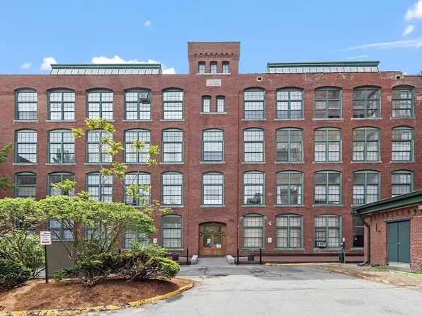 200 Market St #44B, Lowell, MA 01852