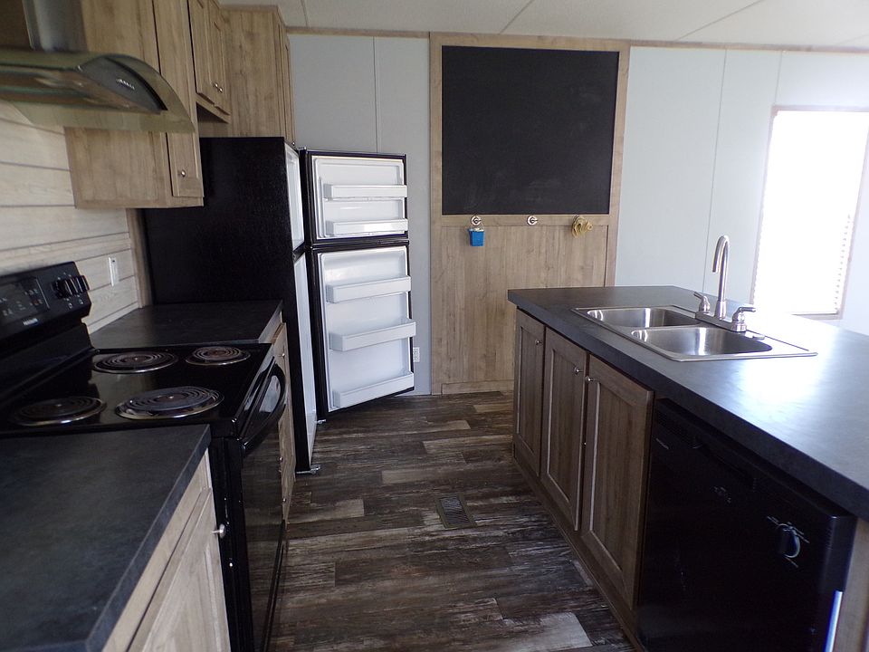 1st image of 16023 Red Oak