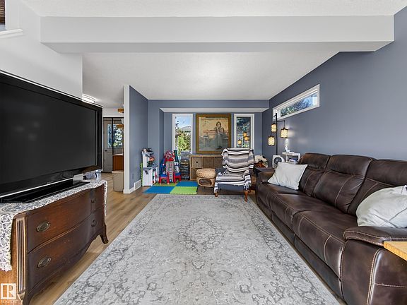 5th image of 137 Deer Ridge Dr