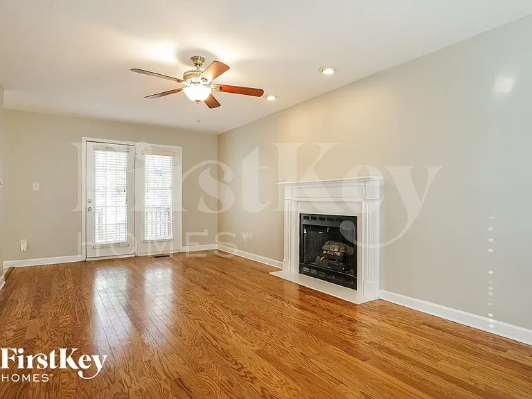 604 Lakeview Ave — Photo 3