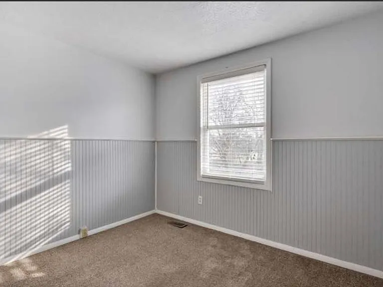 4382 Biscayne Ct — Photo 21