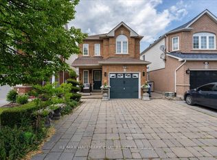 551 Pelletier Ct, Newmarket, ON L3X 2N7