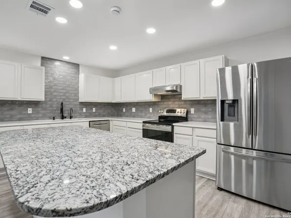 1923 Town Oak, San Antonio, TX 78232