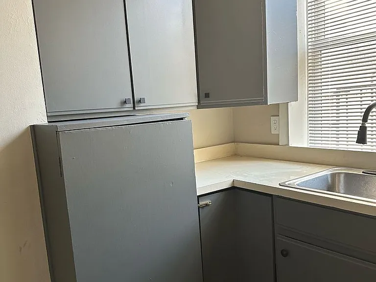 9 E Read St — Photo 24