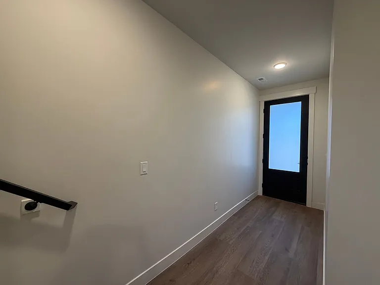 614 E Hemsworth Ln — Photo 35