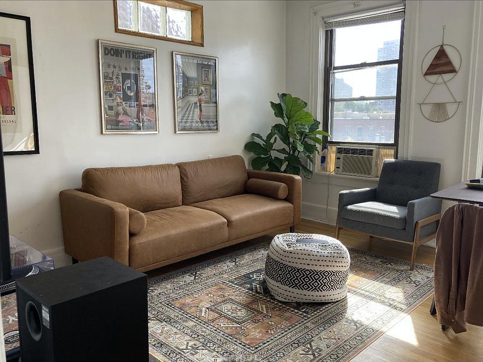 Plenty of sunlight in the apartment.