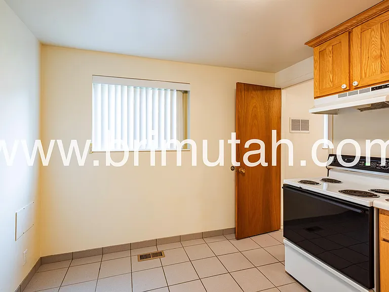 952 E Princeton Ave #D — Photo 6