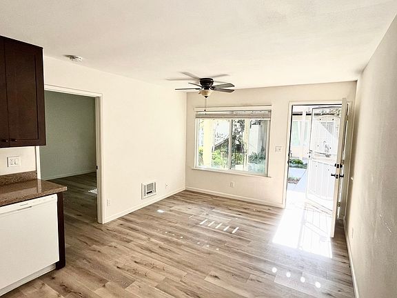 3rd image of 4960 Clairemont Mesa Blvd #108