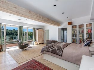 3145 Coldwater Canyon Ave, Studio City, CA 91604