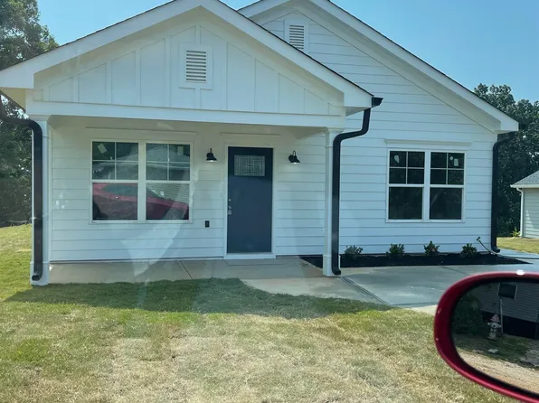 1731 Chestia Dr, Gainesville, GA 30507