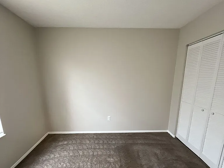319 Oak Track Dr — Photo 11