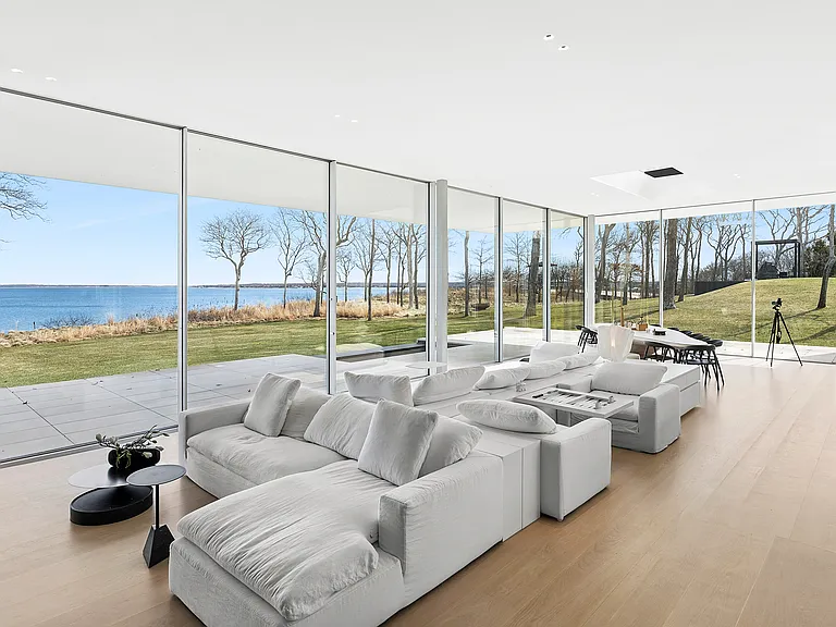 22 Hedges Banks Dr — Photo 12