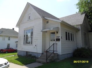 304 S A St, Albia, IA 52531