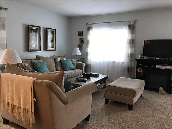 5th image of 232 W Dakota St