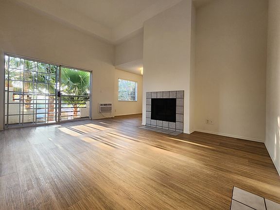2nd image of 3750 Kelton Ave #201