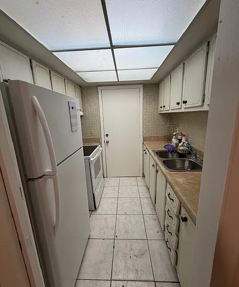 1480 E Sample Rd #204 — Photo 5