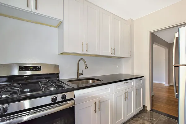 Rented by NYC Realty Brokers LLC | media 9
