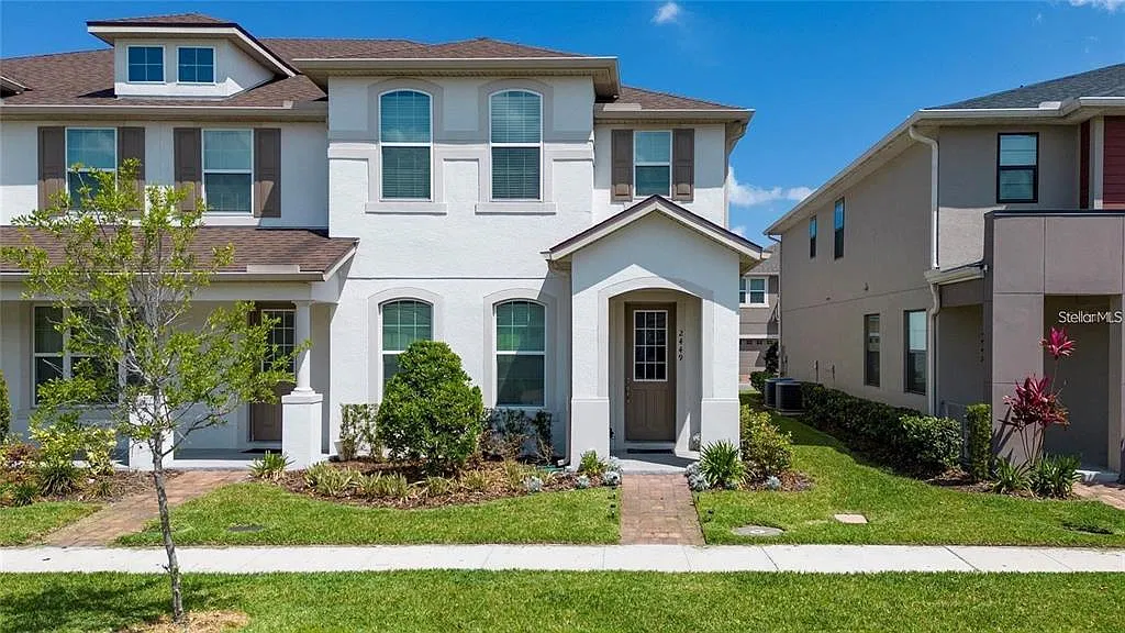 3 bed, 2.5 bath, 1602 sqft, $2,400 — Photo 1