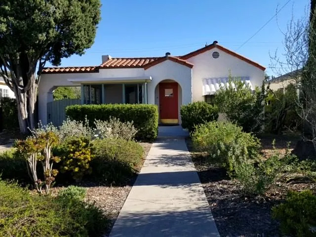 2 bed, 1101 sqft, $4,200 — Photo 1