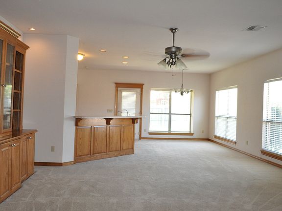3rd image of 6912 NW 134th Ter