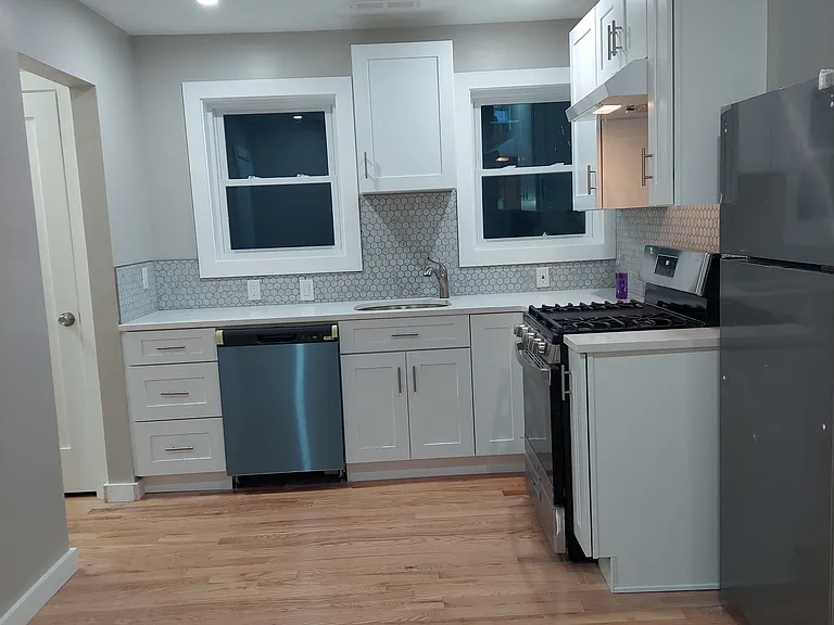 115 Deering Rd — Photo 22