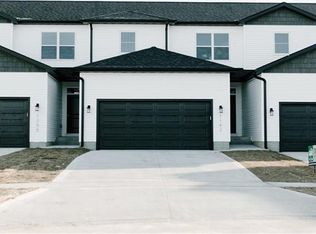 1230 E 28th St, Norwalk, IA 50211