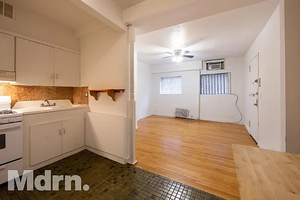 Rented by Mdrn Residential | media 9